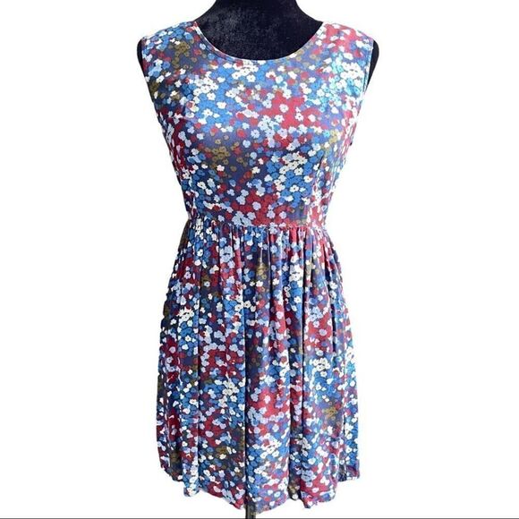 Forever 21 Blue, Red, and White Floral Sleeveless Lightweight Summer Dress Sz M - Picture 1 of 14